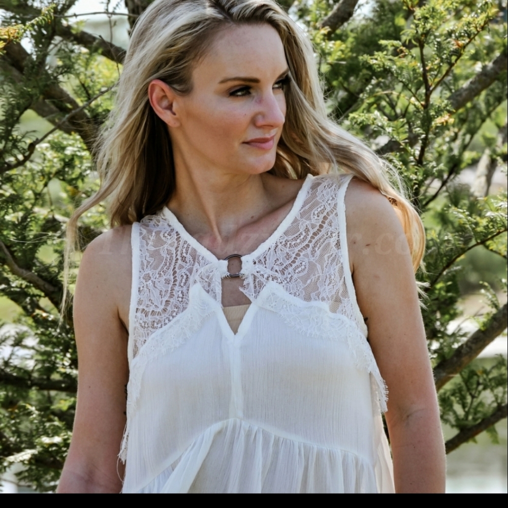 New boutique lace yoke tank top - Picture 5 of 12